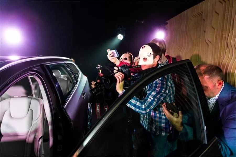 這款新車的發(fā)布活動以沉浸式劇院表演的形式進(jìn)行，效果太棒了