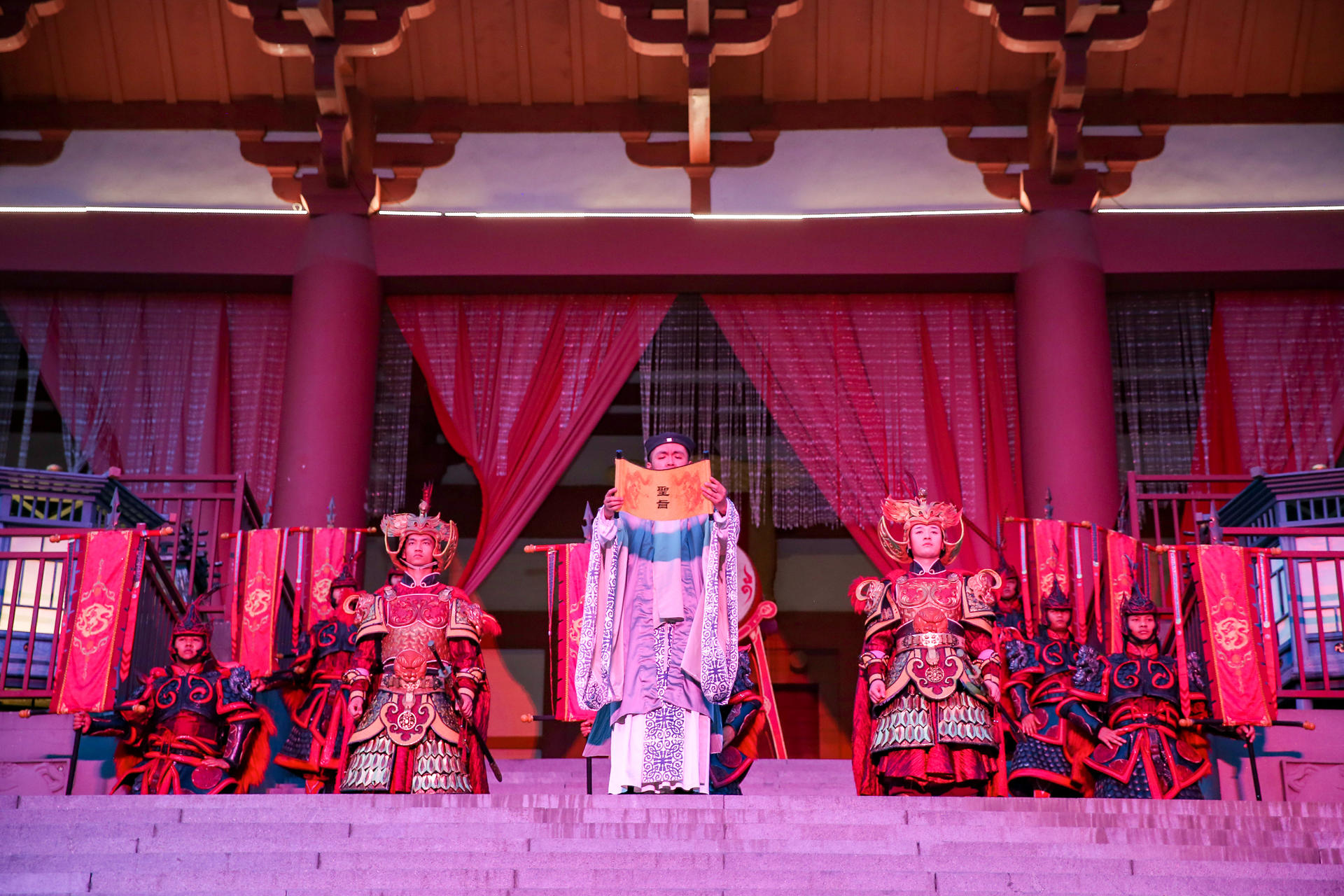 「盛唐奇幻夜」暑期活動(dòng)策劃再現(xiàn)大唐市集風(fēng)貌，張燈結(jié)彩歌舞升平